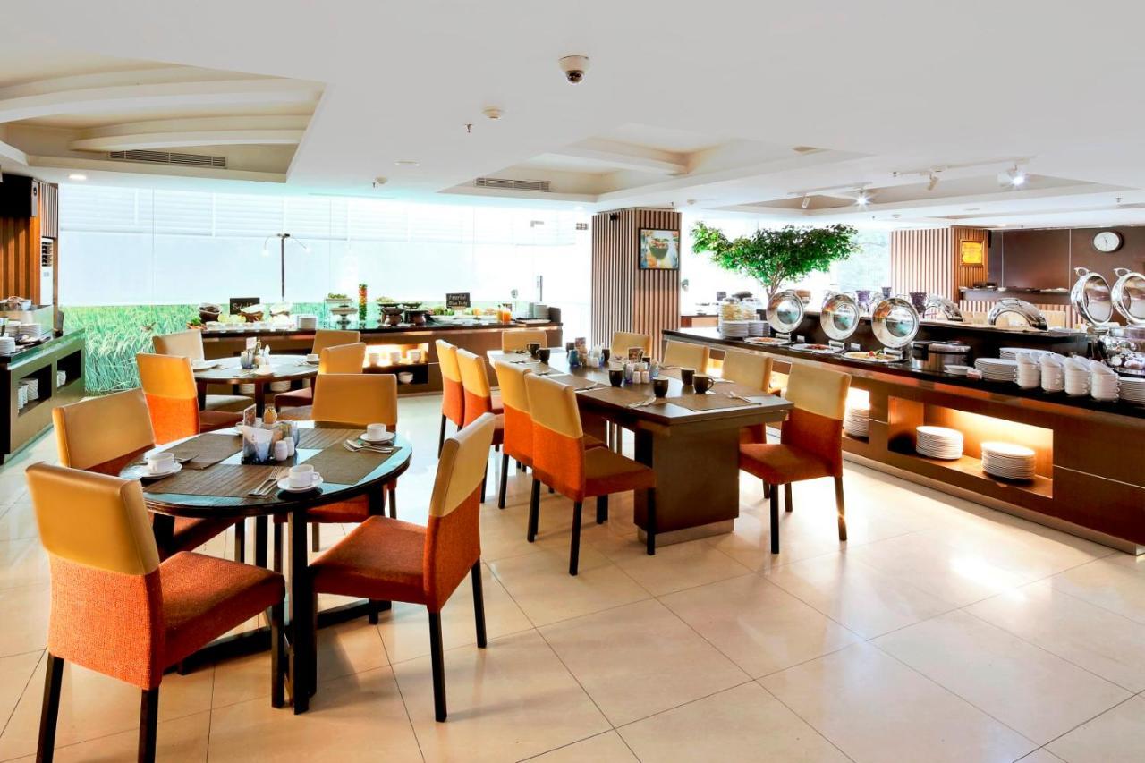 The Alana Surabaya Hotel Exterior photo