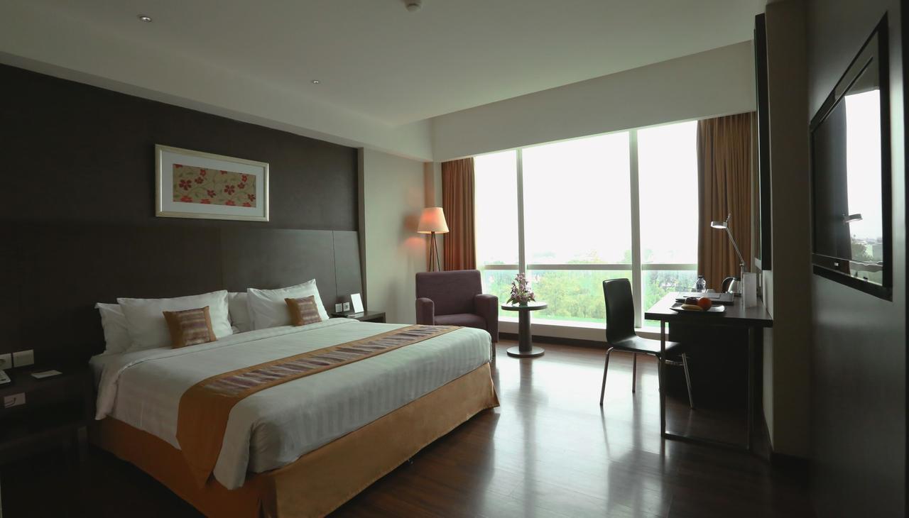 The Alana Surabaya Hotel Exterior photo