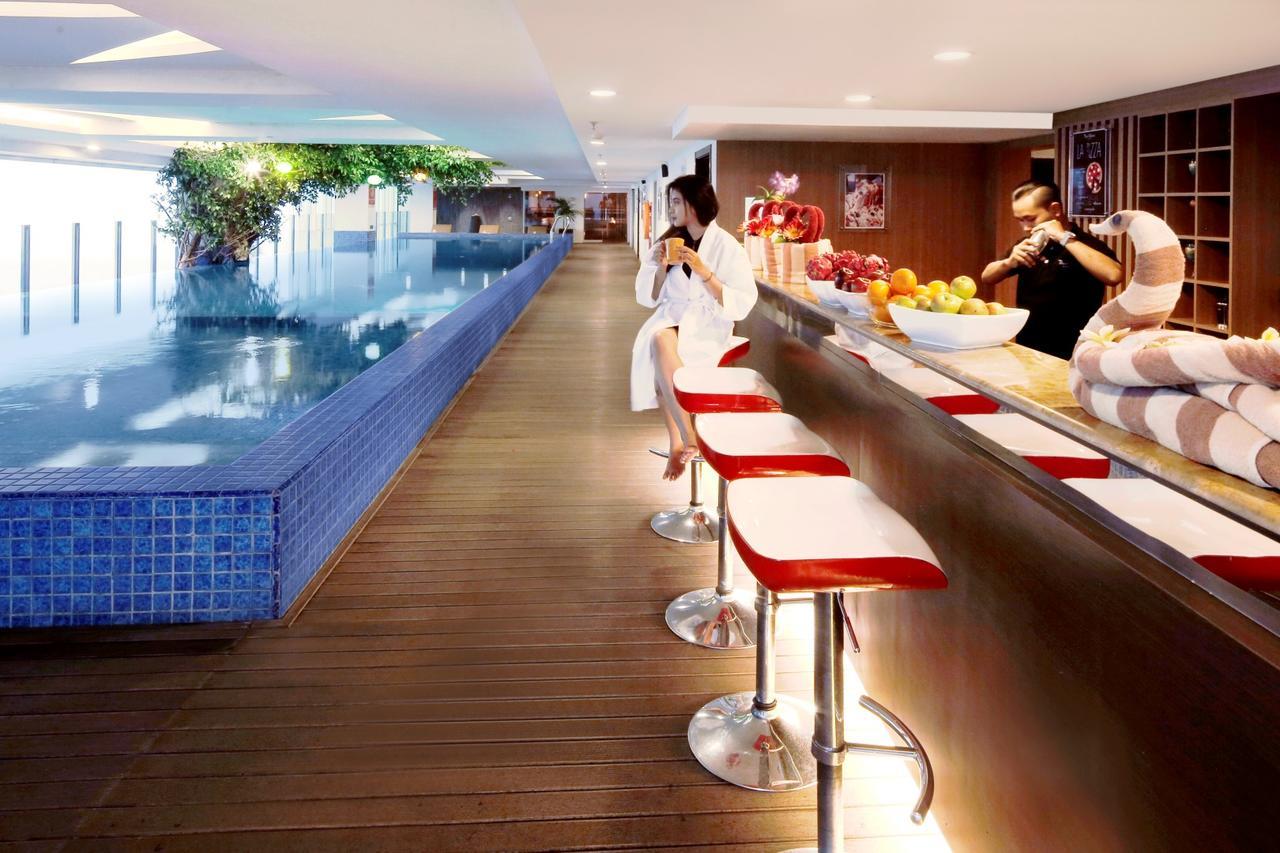 The Alana Surabaya Hotel Exterior photo