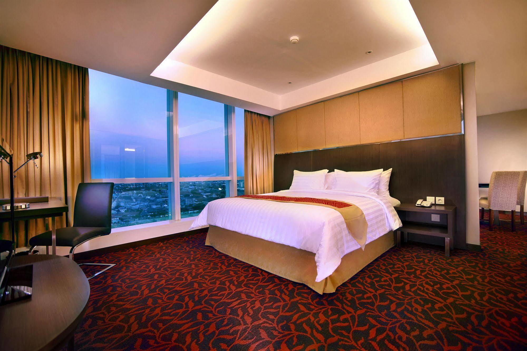 The Alana Surabaya Hotel Exterior photo