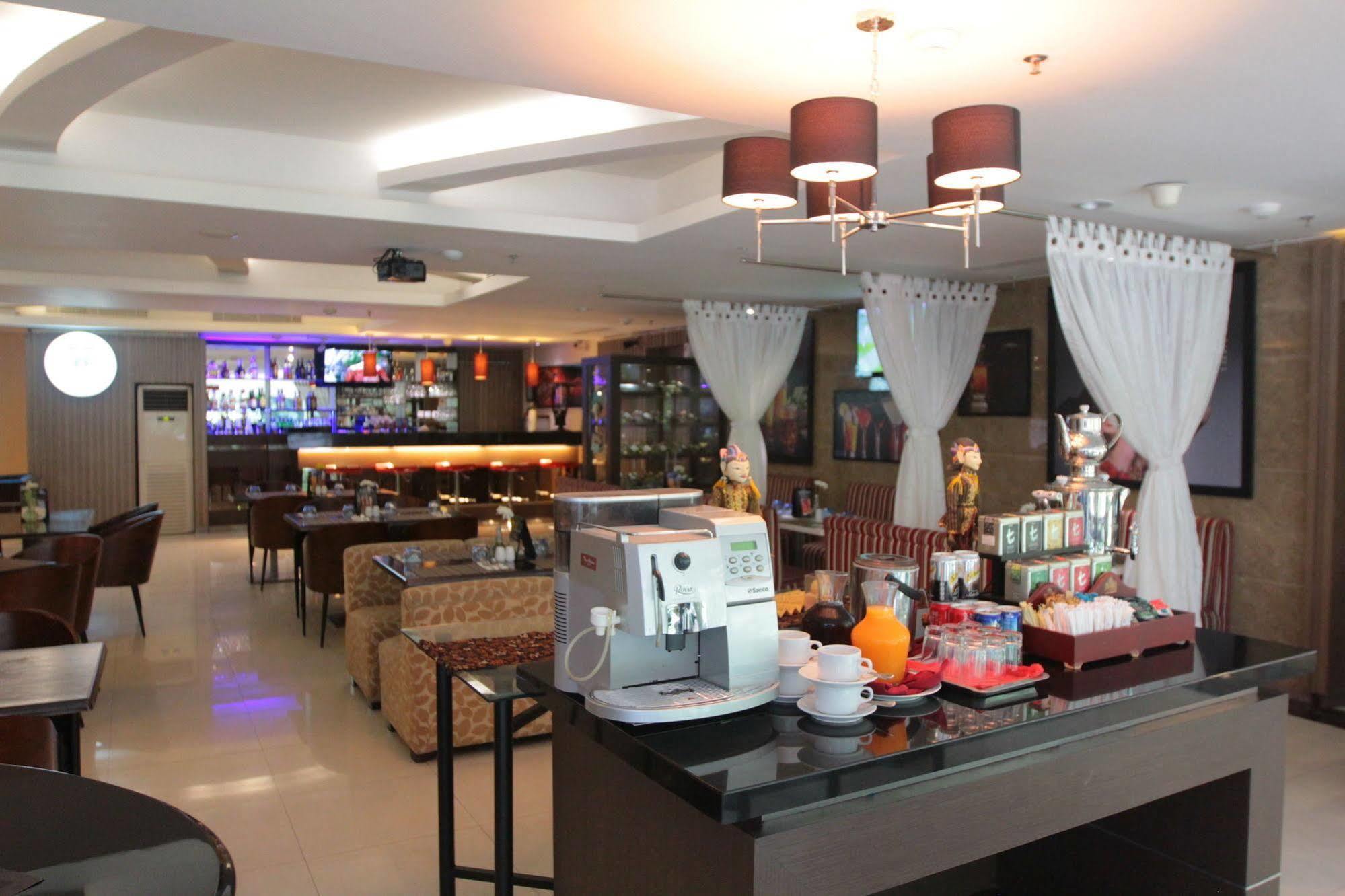 The Alana Surabaya Hotel Exterior photo