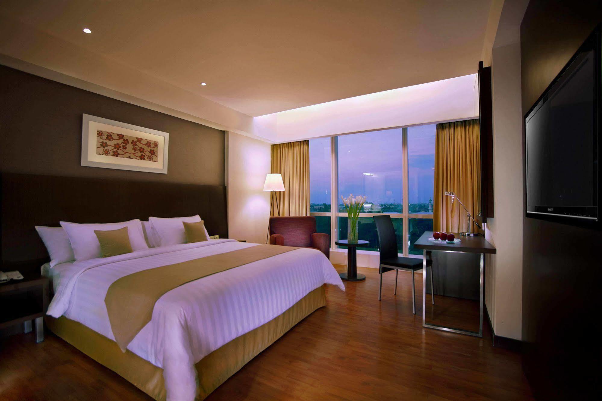 The Alana Surabaya Hotel Exterior photo