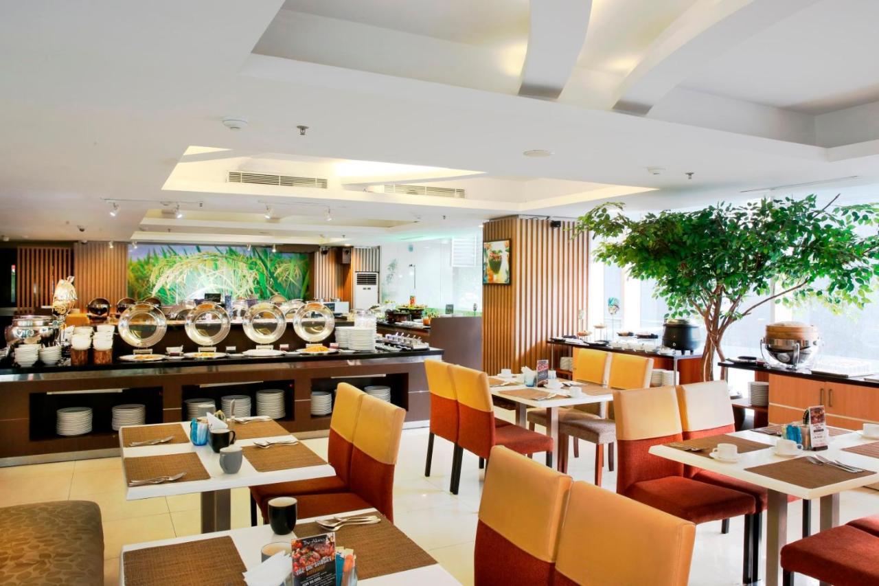 The Alana Surabaya Hotel Exterior photo